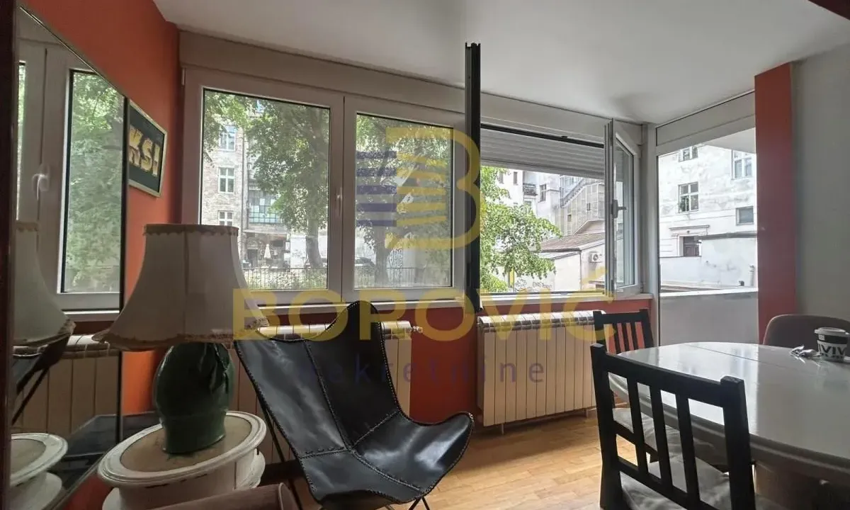 Prodaja, dvosoban stan, 60m², Stari Grad, Beograd