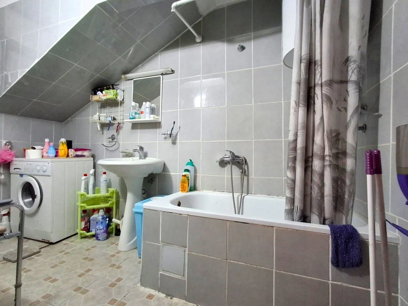 Sale, house, 183m², Gorica C, Podgorica