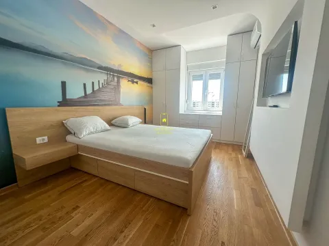 Rent, two bedroom apartment, 65m², City Kvart, Podgorica - image 5
