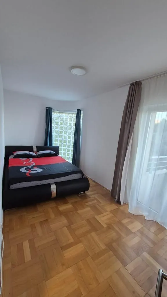 Rent, three bedroom apartment, 88m², Bečići, Budva