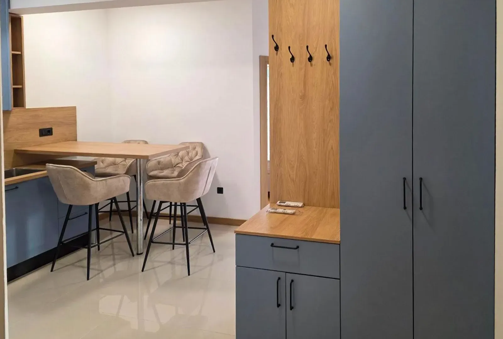 Izdavanje, dvosoban stan, 66m², Kumbor, Herceg Novi