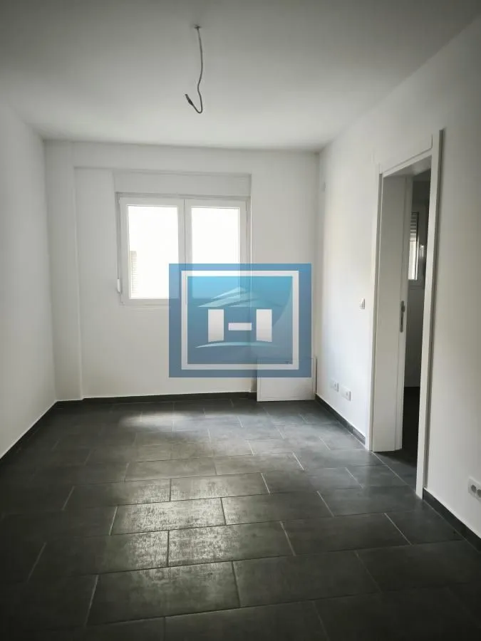 Izdavanje, stan, 223m², Centar, Ćuprija