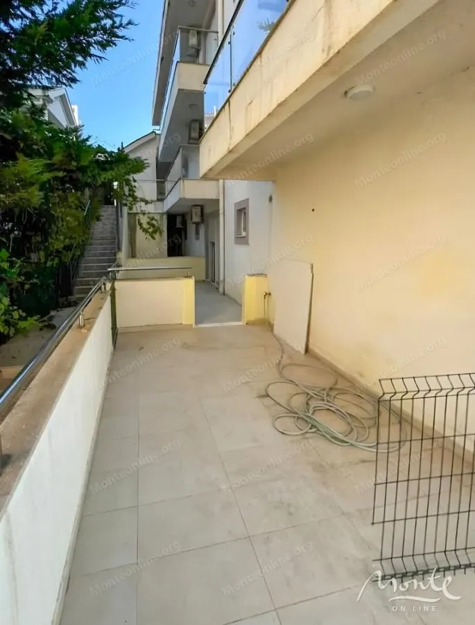 Prodaja, stan, 180m², Bečići, Budva