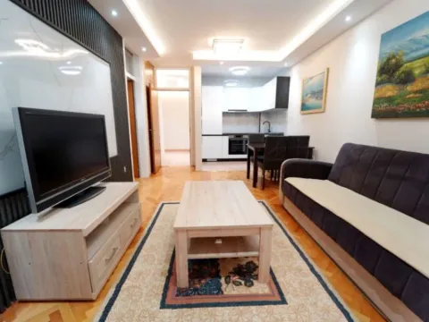 Izdavanje, jednosoban stan, 45m², Preko Morače, Podgorica