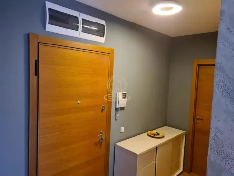 Izdavanje, trosoban stan, 83m², Vračar Hram, Vračar Sve Podlokacije - image 17