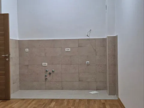 Prodaja, jednosoban stan, 40m², Stari Aerodrom, Podgorica - image 14