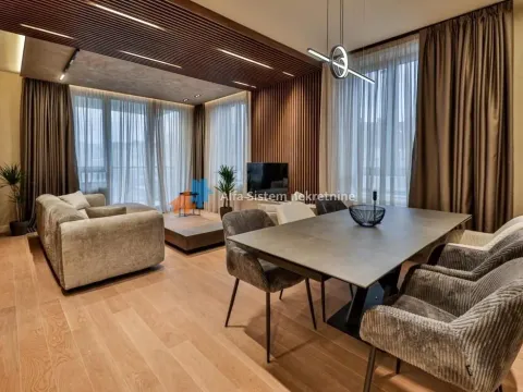 Izdavanje, trosoban stan, 89m², Savski Venac, Beograd