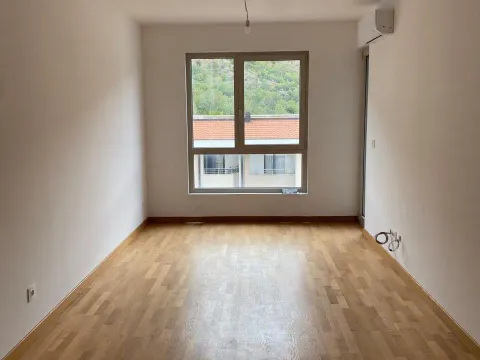 Sale, one bedroom apartment, 43m², Bečići, Budva - image 2