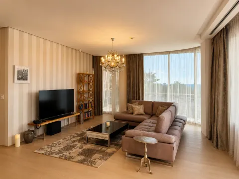 Izdavanje, dvosoban stan, 180m², Dukley Gardens, Budva - image 2