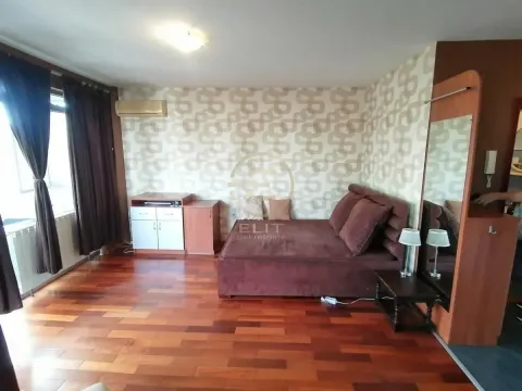 Izdavanje, garsonjera, 35m², Bulevar Oslobodjenja, Novi Sad Sve Podlokacije - image 3