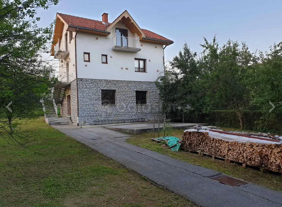 Prodaja, kuća, 240m², Pljevlja, Crna Gora