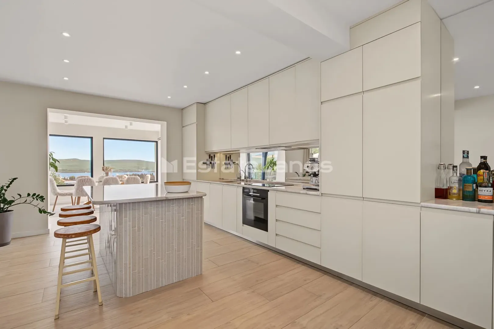 Prodaja, kuća, 220m², Tripovići, Tivat