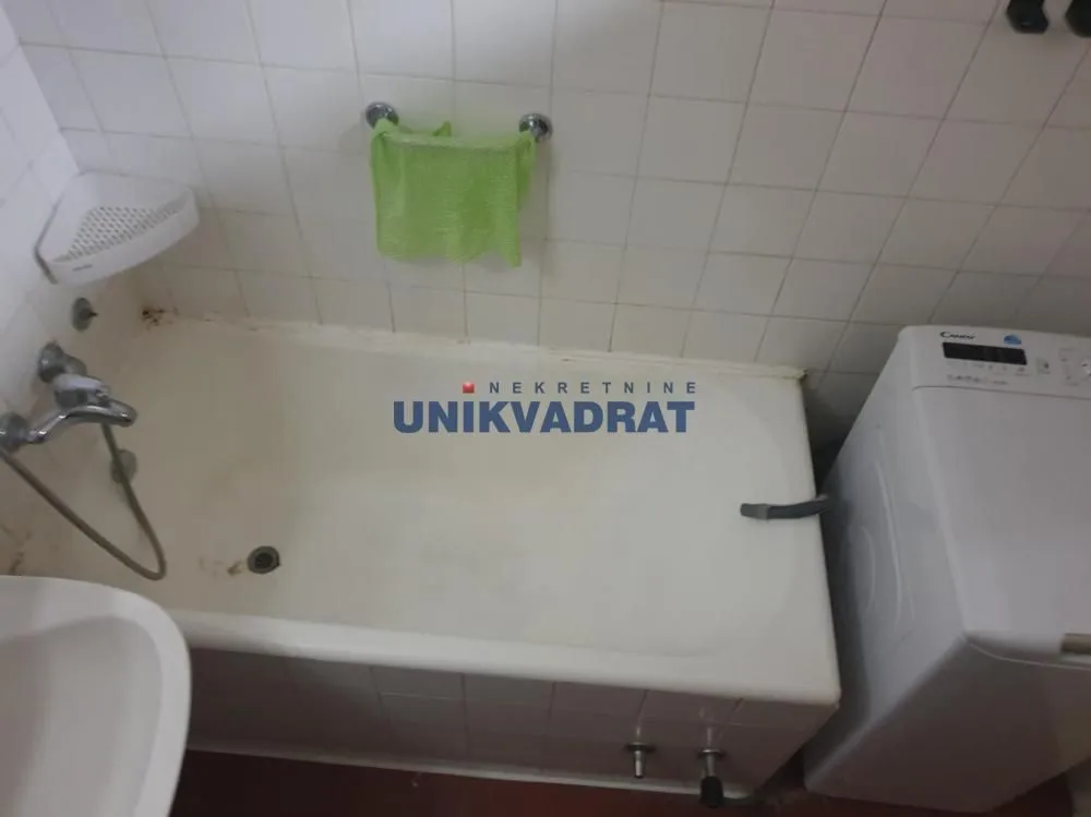 Prodaja, jednosoban stan, 44m², Kneževac, Beograd