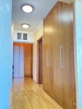 Izdavanje, trosoban stan, 100m², Centar, Podgorica - image 7