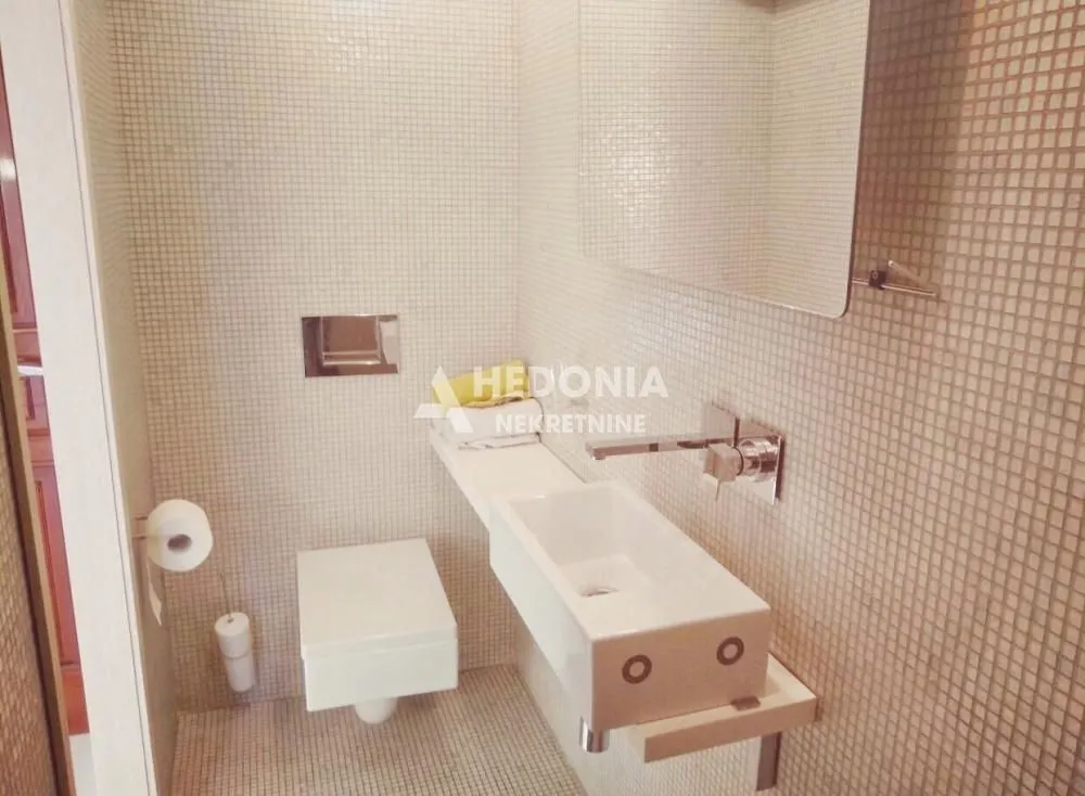 Izdavanje, jednosoban stan, 38m², Stari Grad, Beograd