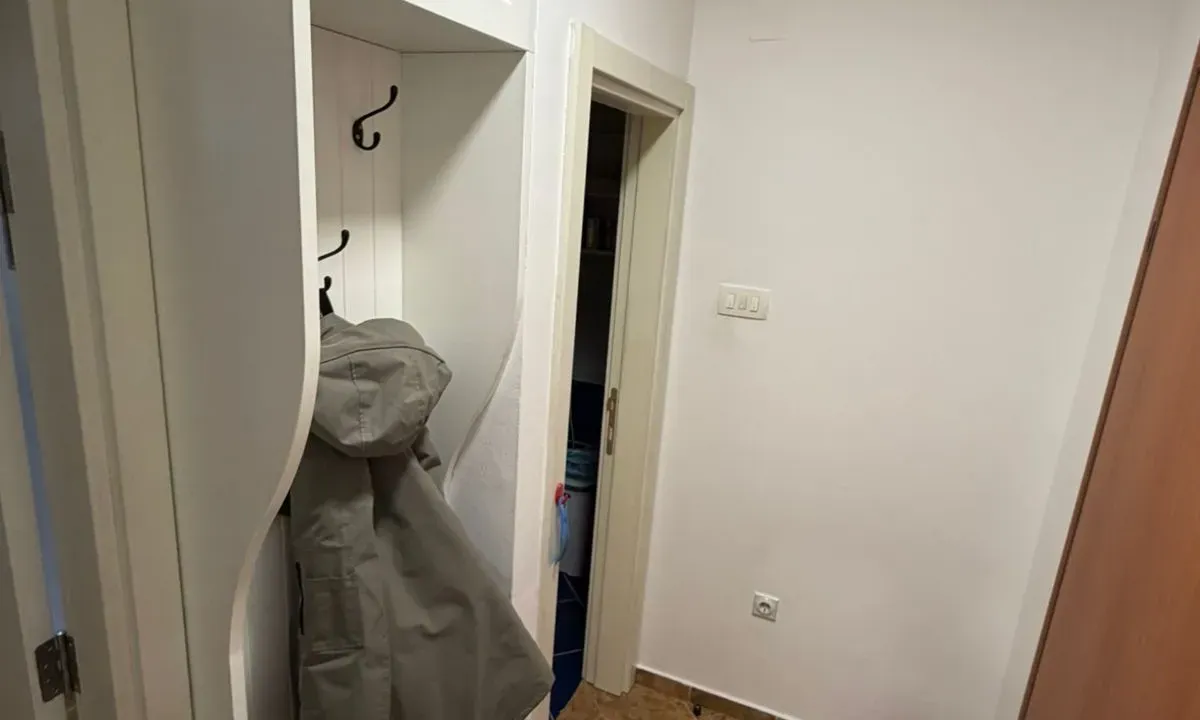 Izdavanje, dvosoban stan, 90m², Podgorica, Crna Gora