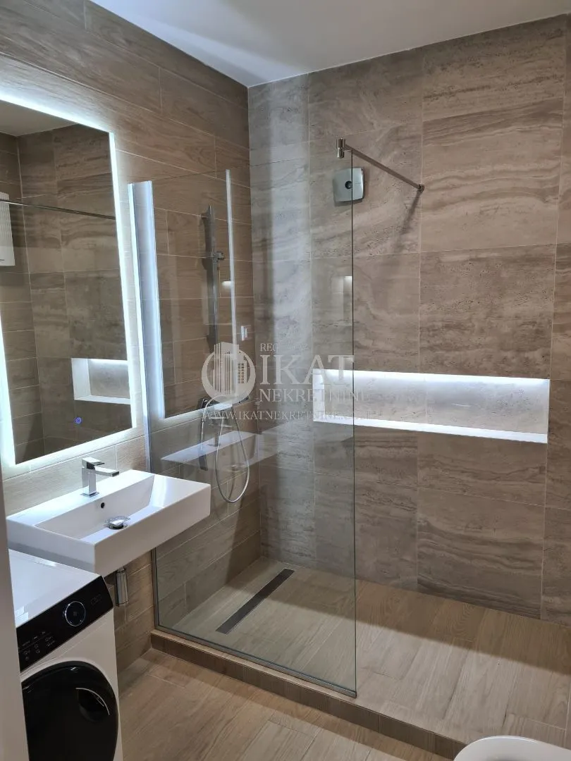 Rent, four bedroom apartment, 160m², Savski Venac, Beograd