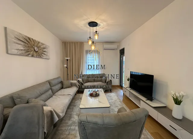 Izdavanje, jednosoban stan, 48m², City Kvart, Podgorica