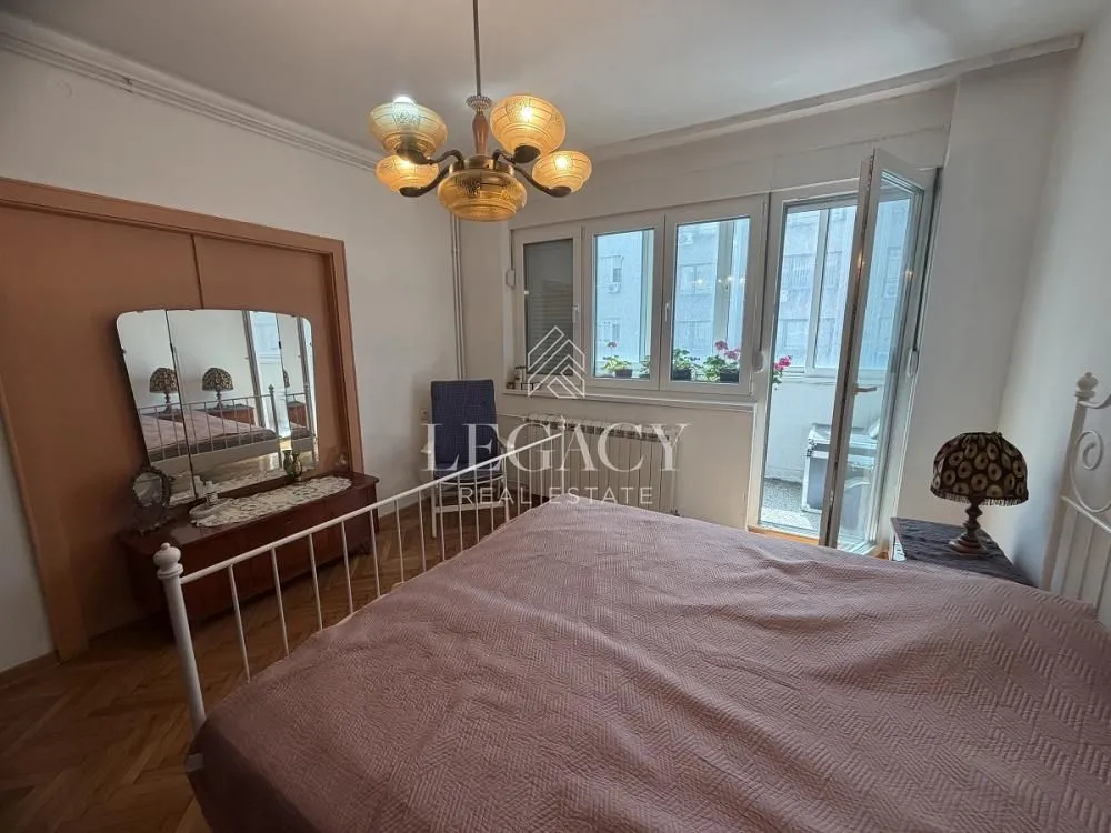 Izdavanje, trosoban stan, 65m², Palata Pravde, Beograd