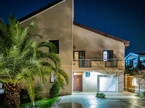 Prodaja, kuća, 280m², Masline, Podgorica - image 8