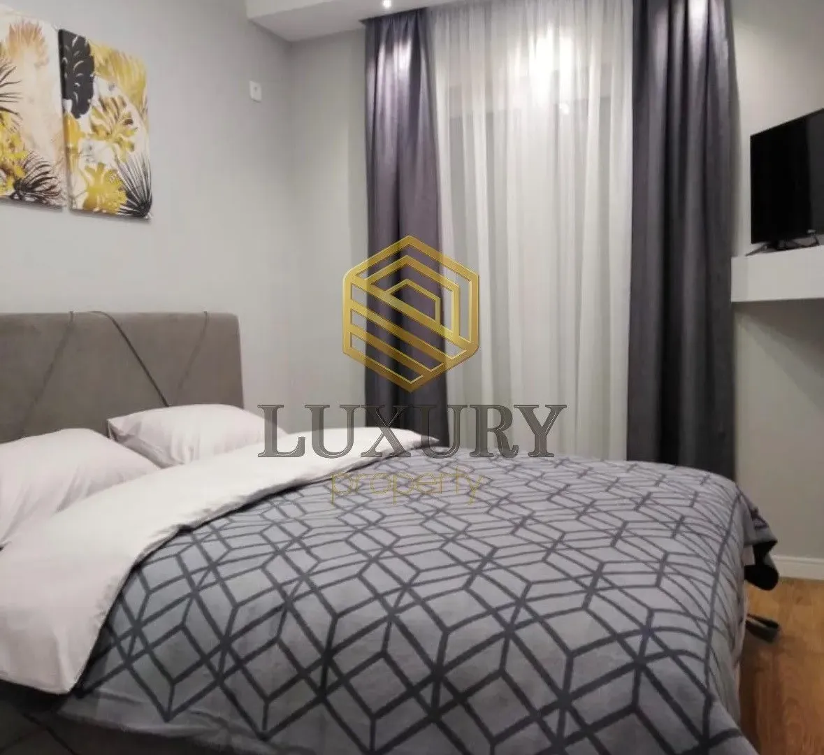 Izdavanje, jednosoban stan, 50m², Central Point, Podgorica