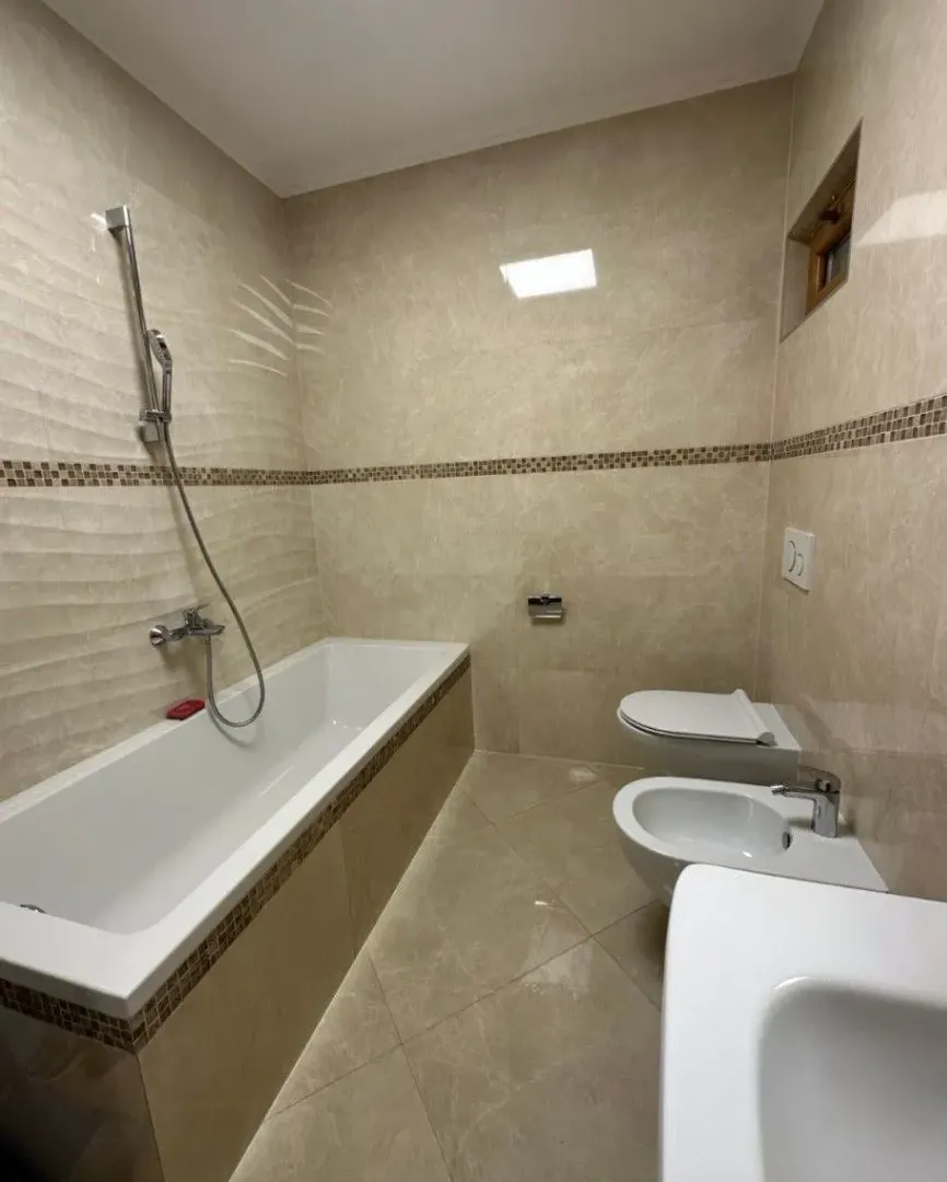 Sale, house, 200m², Rogami, Podgorica