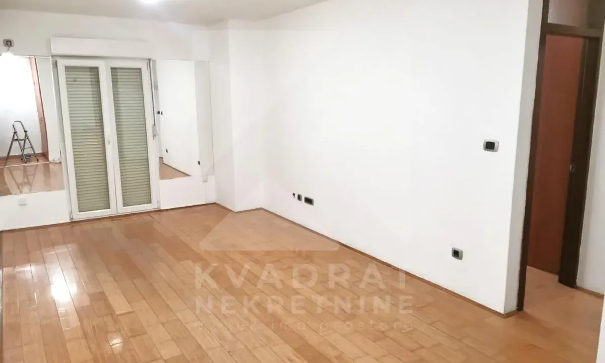Izdavanje, jednosoban stan, 44m², Vezirov Most, Podgorica
