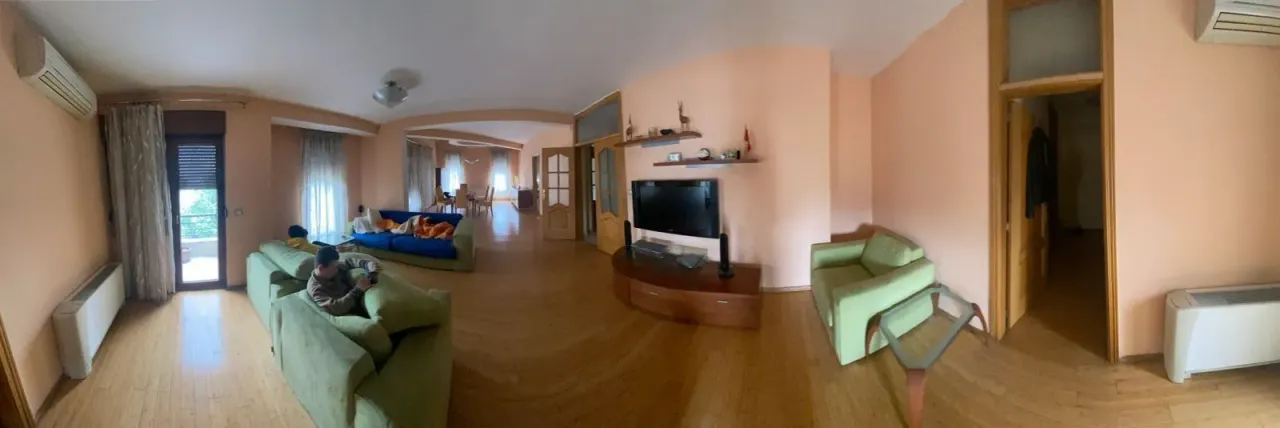 Prodaja, četvorosoban stan, 200m², Preko Morače, Podgorica