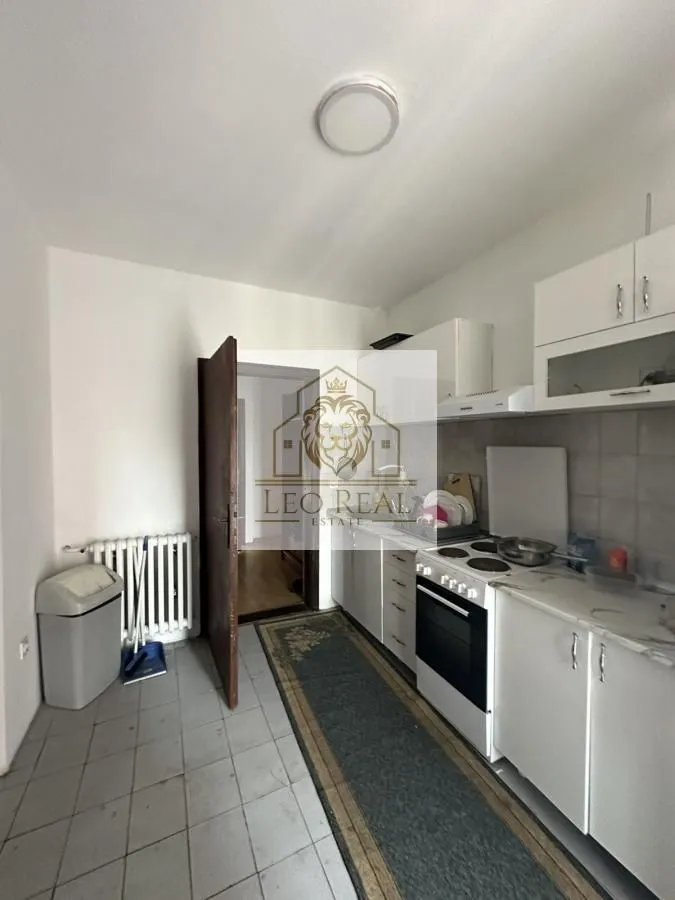 Prodaja, kuća, 400m², Surčin, Beograd