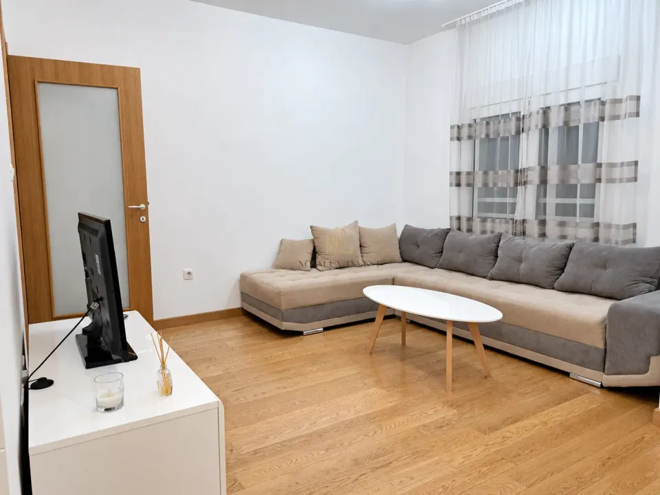 Izdavanje, jednosoban stan, 42m², Blok 6, Podgorica