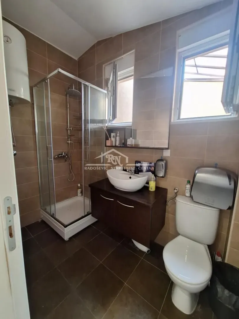 Prodaja, četvorosoban stan, 118m², Đeram Pijaca, Beograd