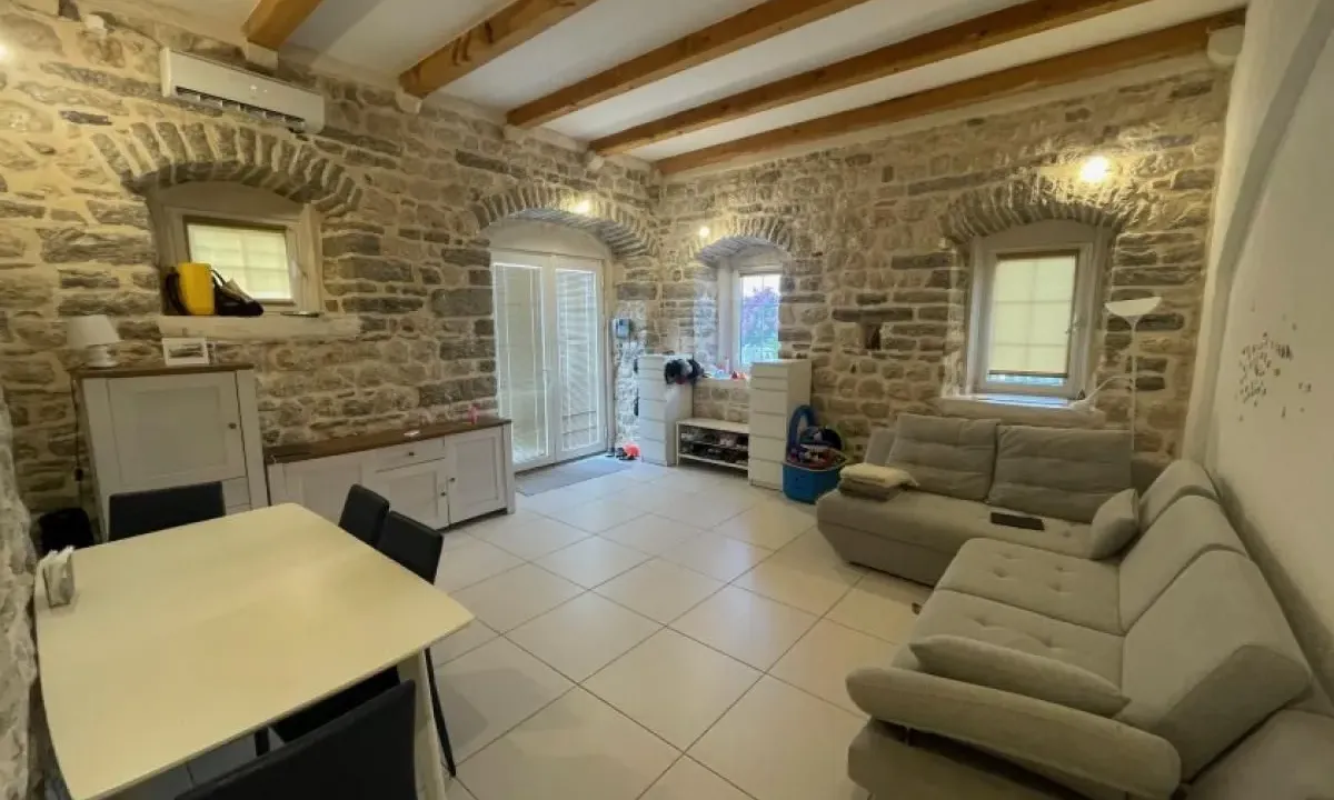 Prodaja, jednosoban stan, 40m², Prčanj, Kotor