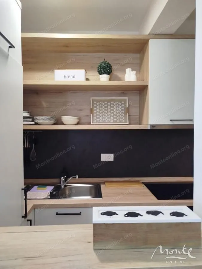 Prodaja, jednosoban stan, 46m², Centar, Tivat