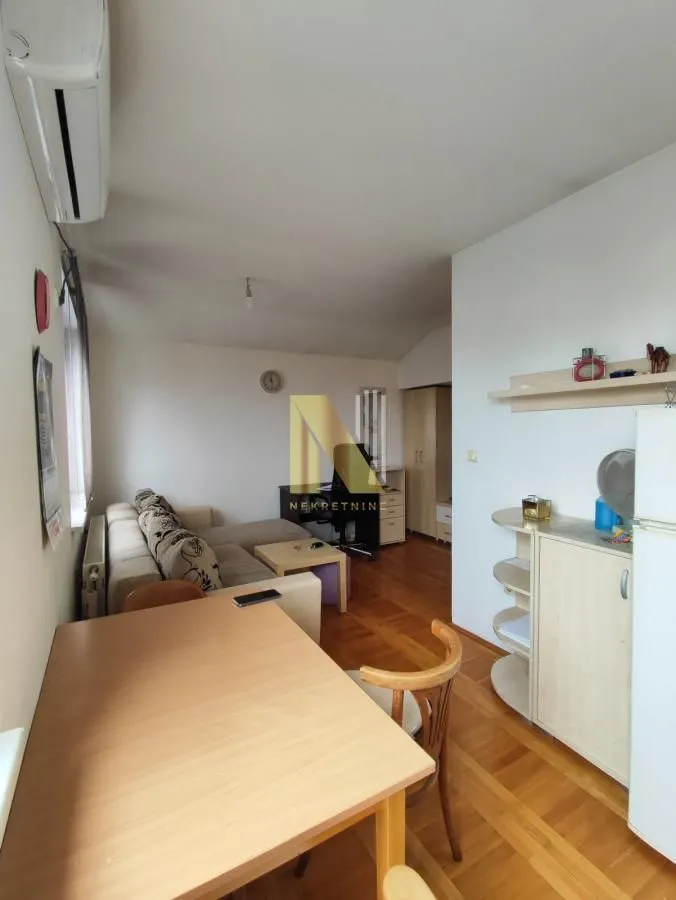 Izdavanje, garsonjera, 25m², Salajka, Novi Sad Sve Podlokacije