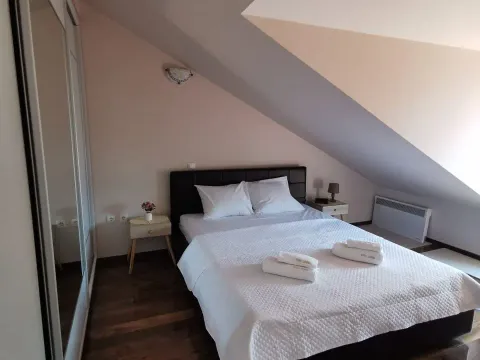 Rent, three bedroom apartment, 110m², Dobrota, Kotor - image 13