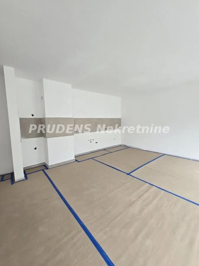 Prodaja, trosoban stan, 79m², Banovo Brdo, Beograd