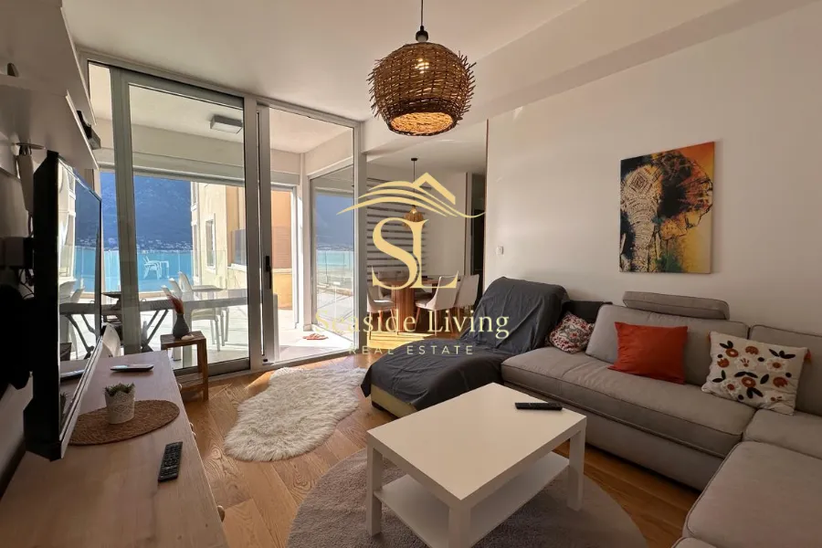 Sale, two bedroom apartment, 86m², Dobrota, Kotor