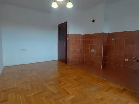 Izdavanje, jednosoban stan, 49m², Centar, Nikšić - image 5