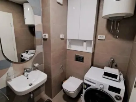 Izdavanje, dvosoban stan, 66m², Pobrežje, Podgorica - image 10