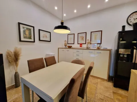 Izdavanje, dvosoban stan, 85m², Budva, Crna Gora - image 9