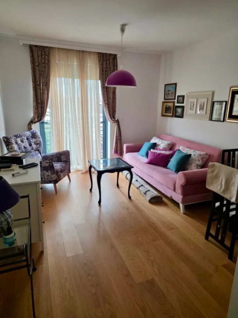 Izdavanje, jednosoban stan, 36m², Blok 9, Podgorica