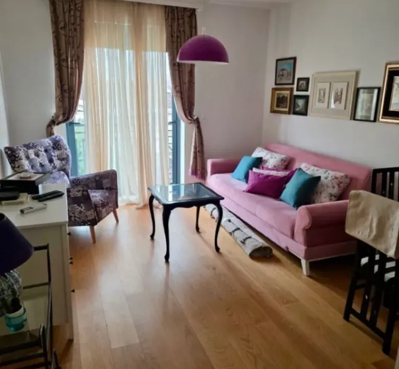 Izdavanje, jednosoban stan, 36m², Blok 9, Podgorica