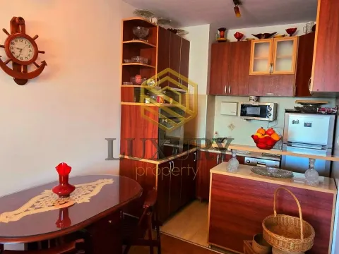 Izdavanje, dvosoban stan, 55m², Stari Aerodrom, Podgorica - image 4