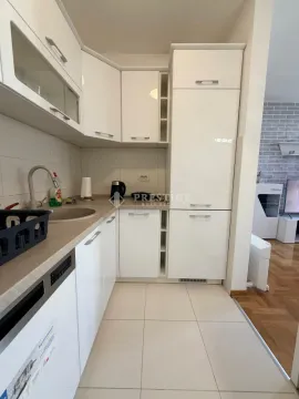 Izdavanje, jednosoban stan, 44m², Stari Aerodrom, Podgorica - image 8