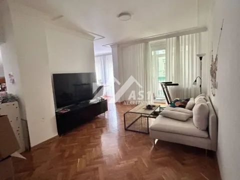 Izdavanje, četvorosoban stan, 114m², Grbavica, Novi Sad Sve Podlokacije - image 2