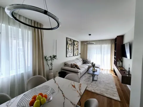 Prodaja, dvosoban stan, 67m², Centar, Tivat - image 4
