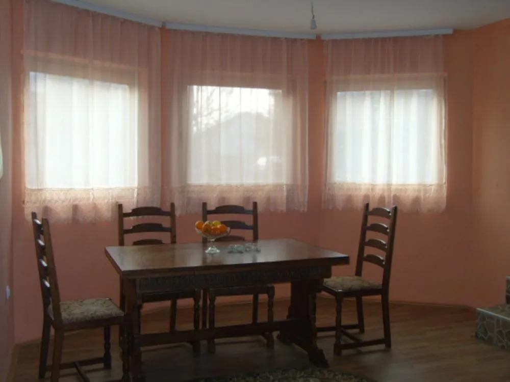 Prodaja, kuća, 300m², Trnava, Jagodina