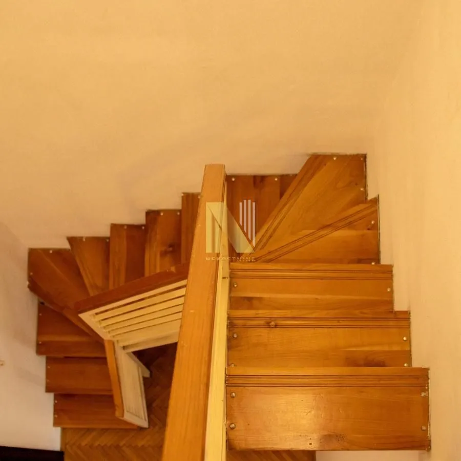 Prodaja, četvorosoban stan, 120m², Centar, Novi Sad