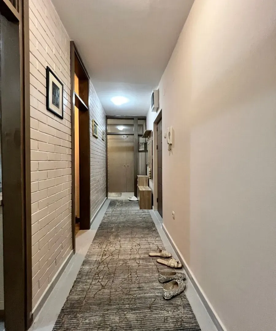 Izdavanje, dvosoban stan, 85m², Blok 5, Podgorica