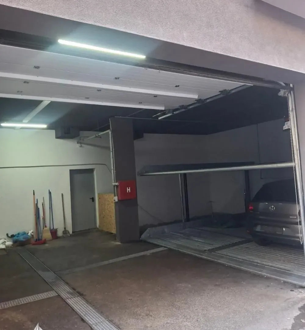 Sale, parking/garage, 12m², Zemun Gornji Grad, Zemun Sve Podlokacije
